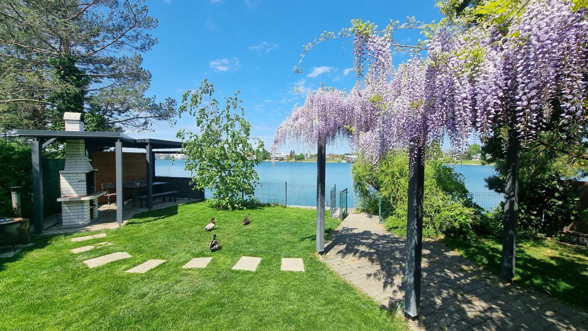 Topsenec-Lakeside Home Senec Exterior foto